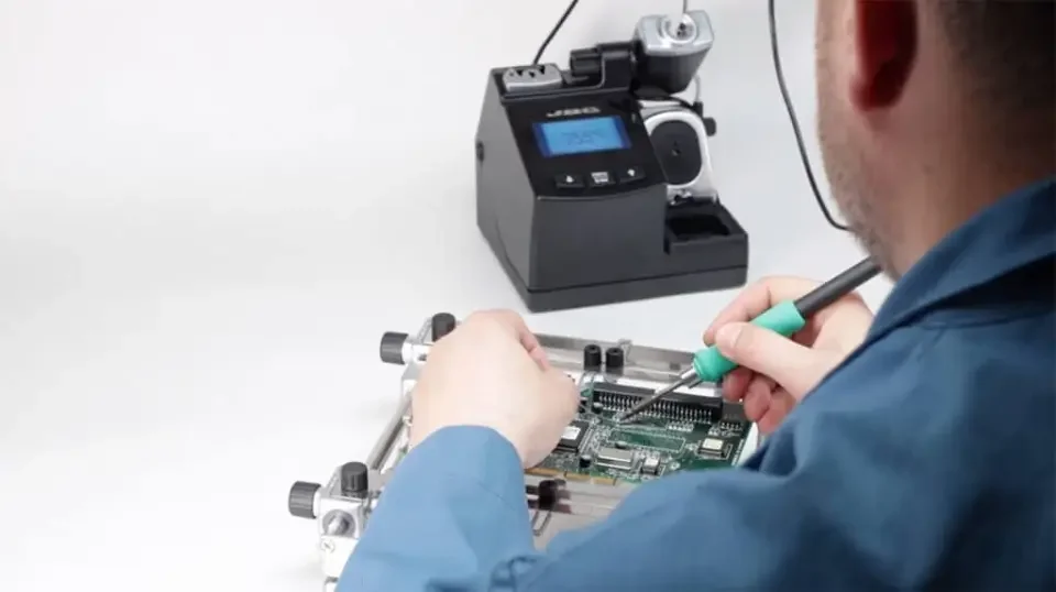 JBC soldering rework station