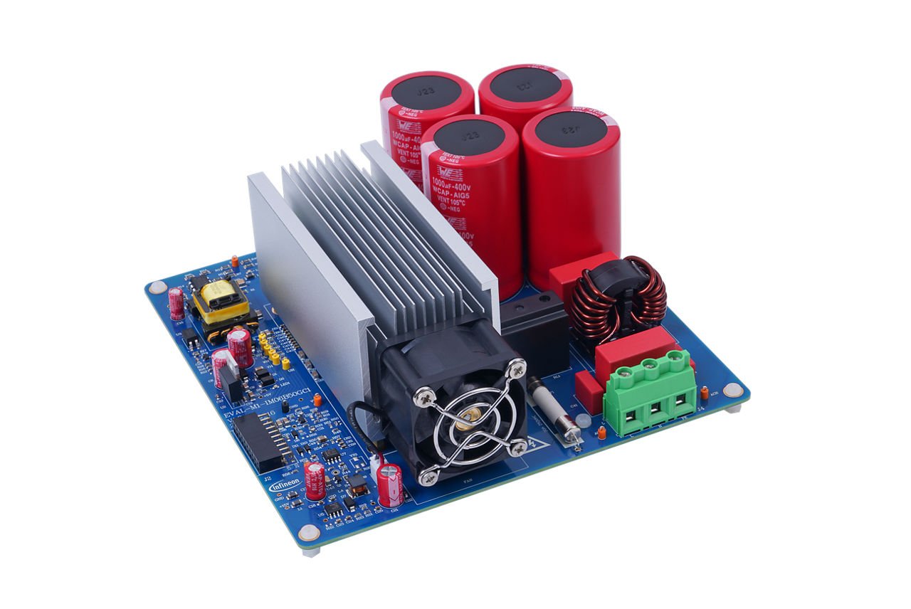 Placa de avaliação Infineon EVAL-M1-IM06B50 com estágio de potência inversor — equipamento de referência